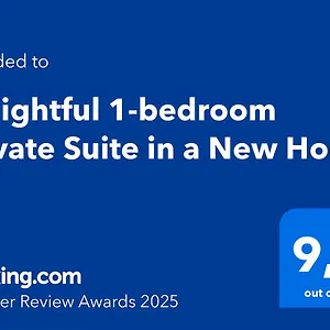 Homestay Delightful 1-bedroom Private In A New, Calgary
