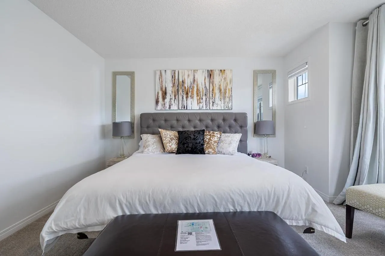 Modern House With Private Backyard & Fireplace Calgary 0*,  Canada